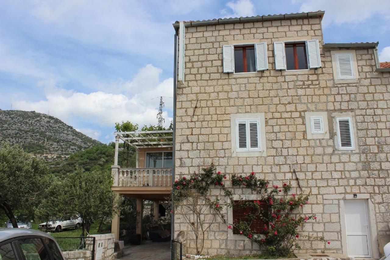 Apartments Baldo Slano Buitenkant foto
