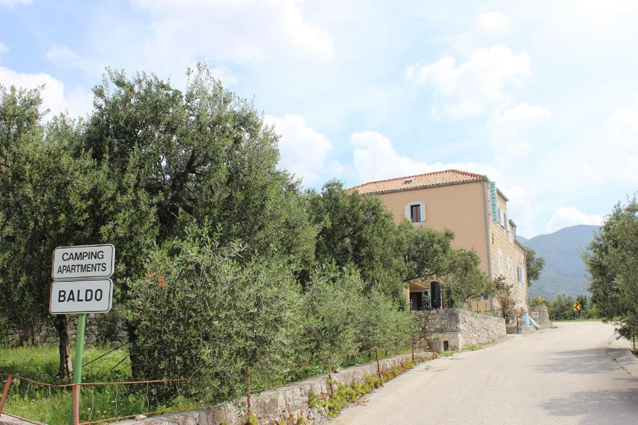 Apartments Baldo Slano Buitenkant foto